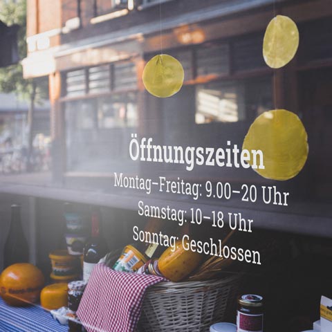 Klebebuchstaben und Folienplott