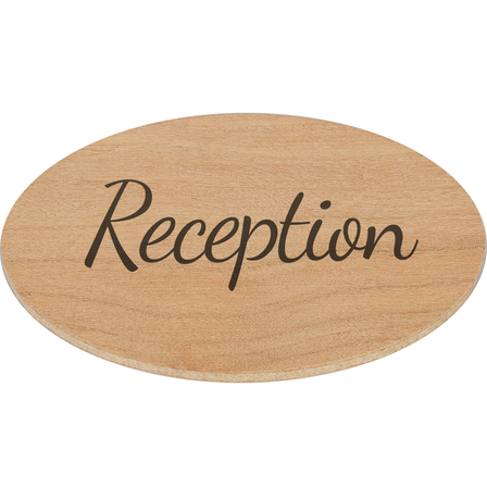 Oval dörrskylt för reception i björkträ