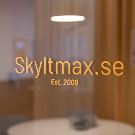 Vinyltexter, Guld Vinyl. Fästmetod: Självhäftande