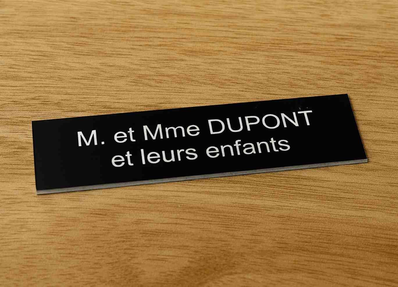 Plaque de boîte aux lettres en plastique gravé