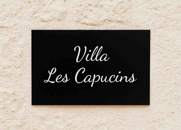 Plaque maison avec design au choix