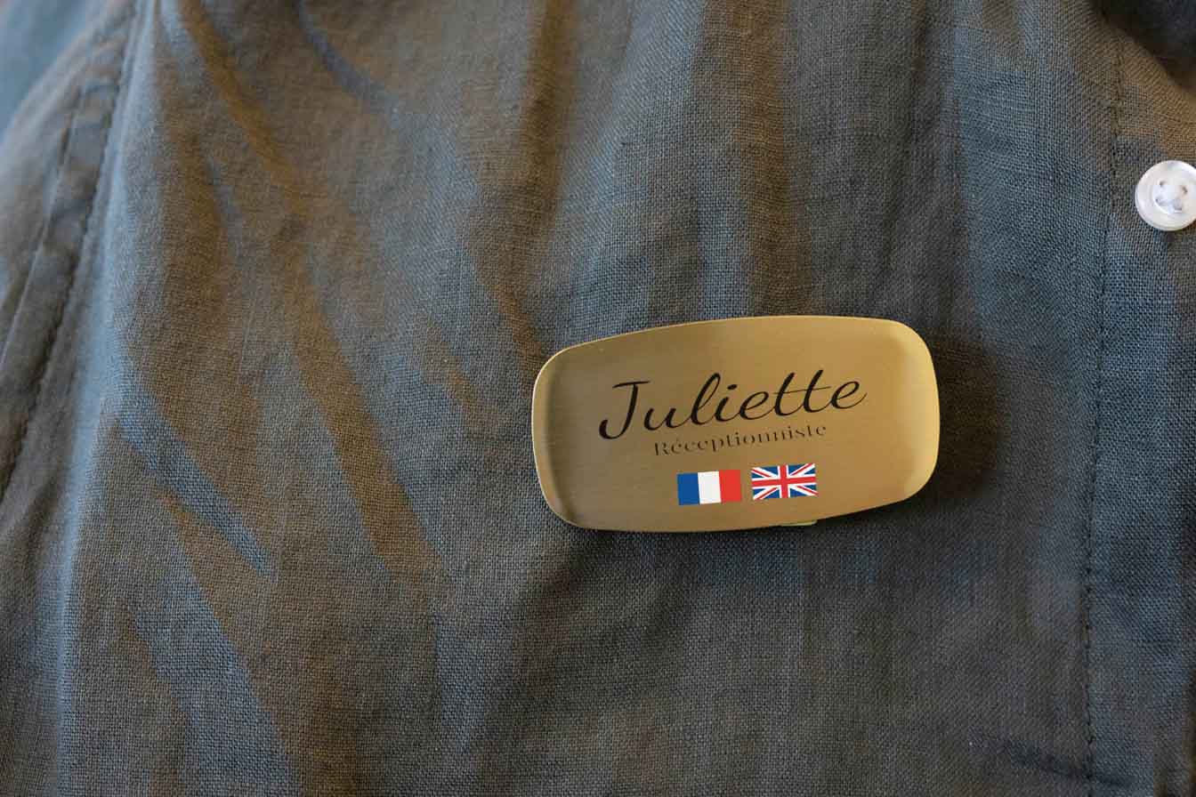 Badge nominatif en laiton avec aimant